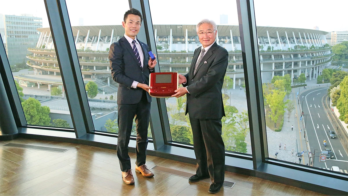 「日本トライアスロン連合(JTU)」とのサポーター契約記念撮影
